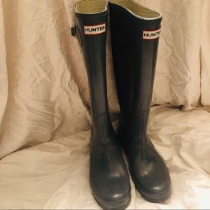 Hunter boots size 8 male/ 9female